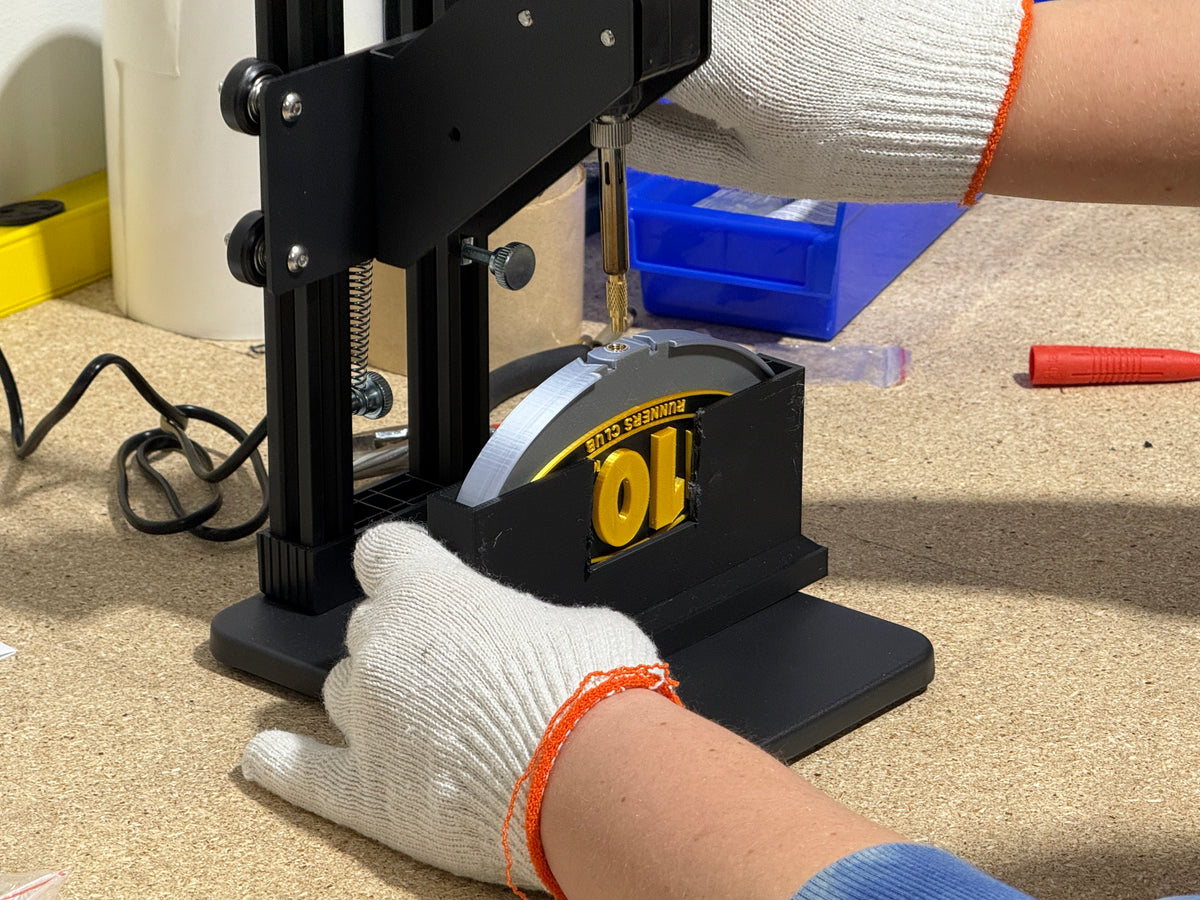 Assembly bench